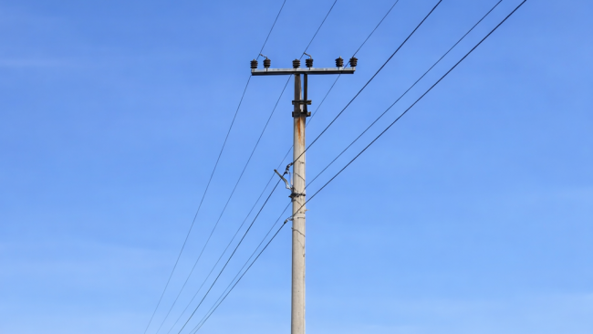 После жалоб сельчан в Соль-Илецком округе устранили проблемы с электроснабжением