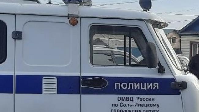 В одном из сёл Соль-Илецкого округа мужчина схватил женщину за горло и угрожал убийством