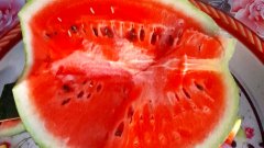 В Соль-Илецке появился в продаже арбуз сорта «Холодок»