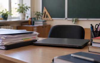 Бывшую директора школы в Соль-Илецком округе осудили за взятку и хищения