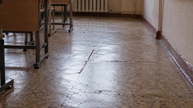 В Соль-Илецке школу оштрафовали за невыполненное предписание о замене линолеума и окон